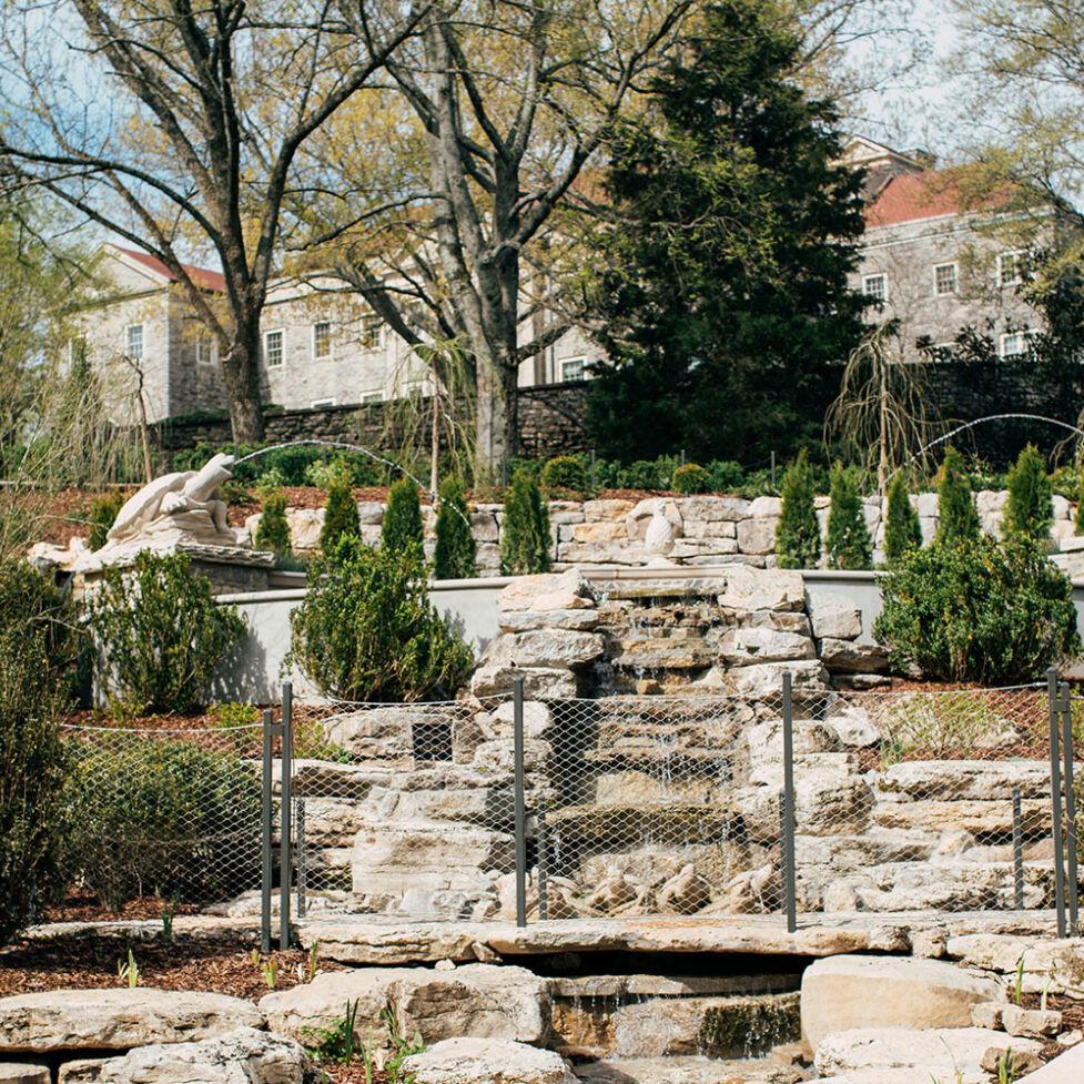 Cheekwood Loses Staff Over Conservative Ties